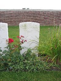 Dochy Farm New British Cemetery - McDonald, Angus Noel